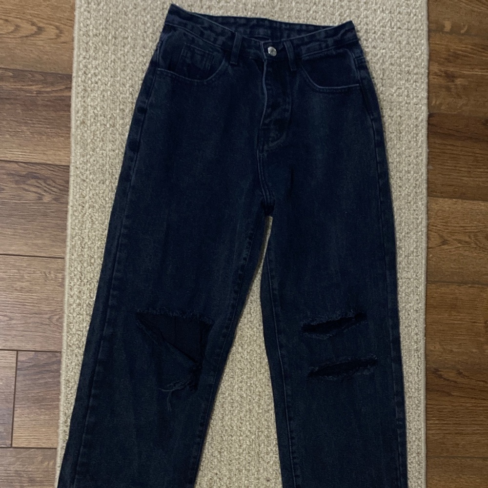 baggy ripped jeans